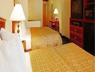 Quality & On The River Hotel 3*