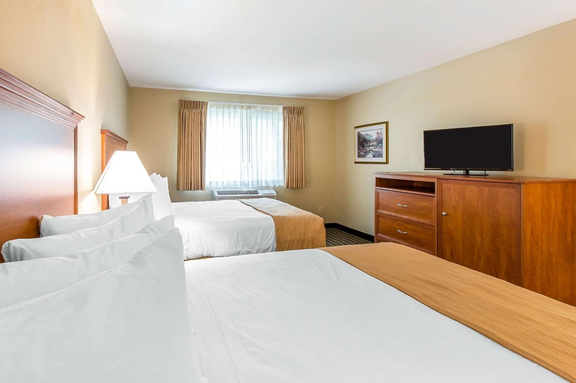 Hotel Quality & On The River