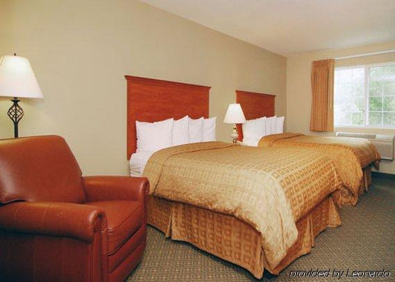Hotel Quality & On The River 3*