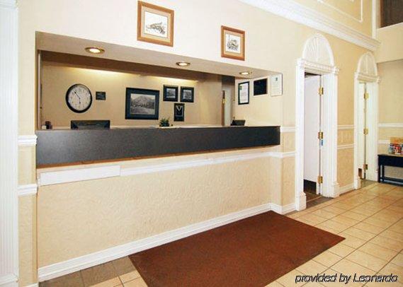 Hotel Quality & On The River 3*