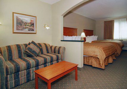 Hotel Quality & On The River 3*